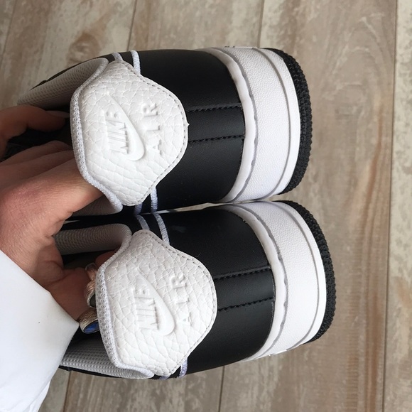 NWT Nike Air Force 1 Black Leather - Picture 7 of 8